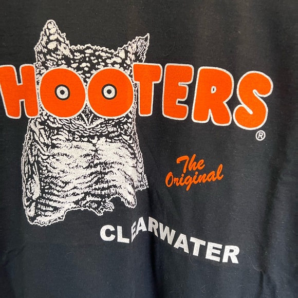 The Original Hooter’s Shirt Medium - Picture 3 of 4